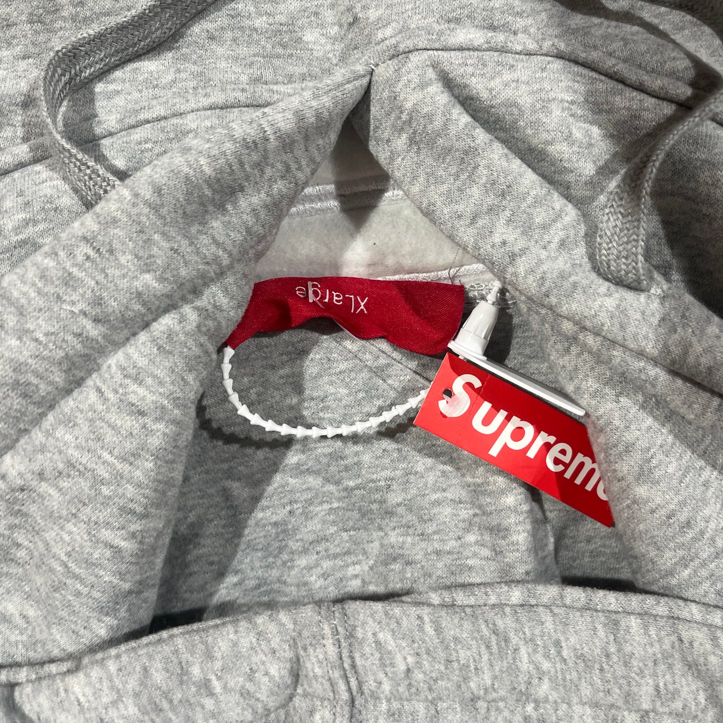 Buzo Supreme Satin Applique Gris L/XL
