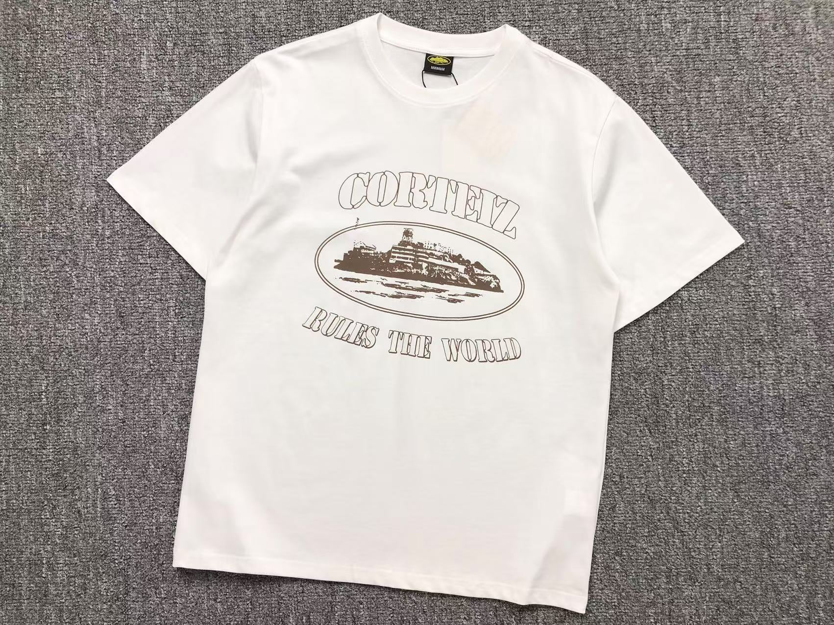 Remera Corteiz Alcatraz Rules The World Blanca - Drip Store Argentina