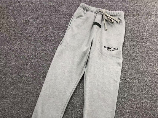 Pantalón Fear of God Essentials (SS22) Relaxed Gris