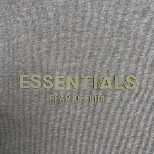 Remera Fear of God Essentials Small Logo Gold Heather