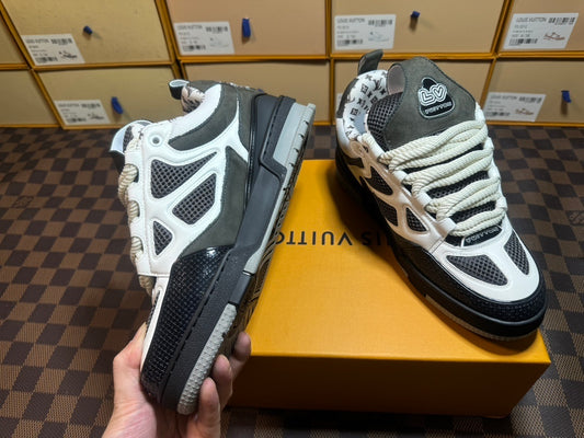 Louis Vuitton Skate Sneaker Gris Blanco