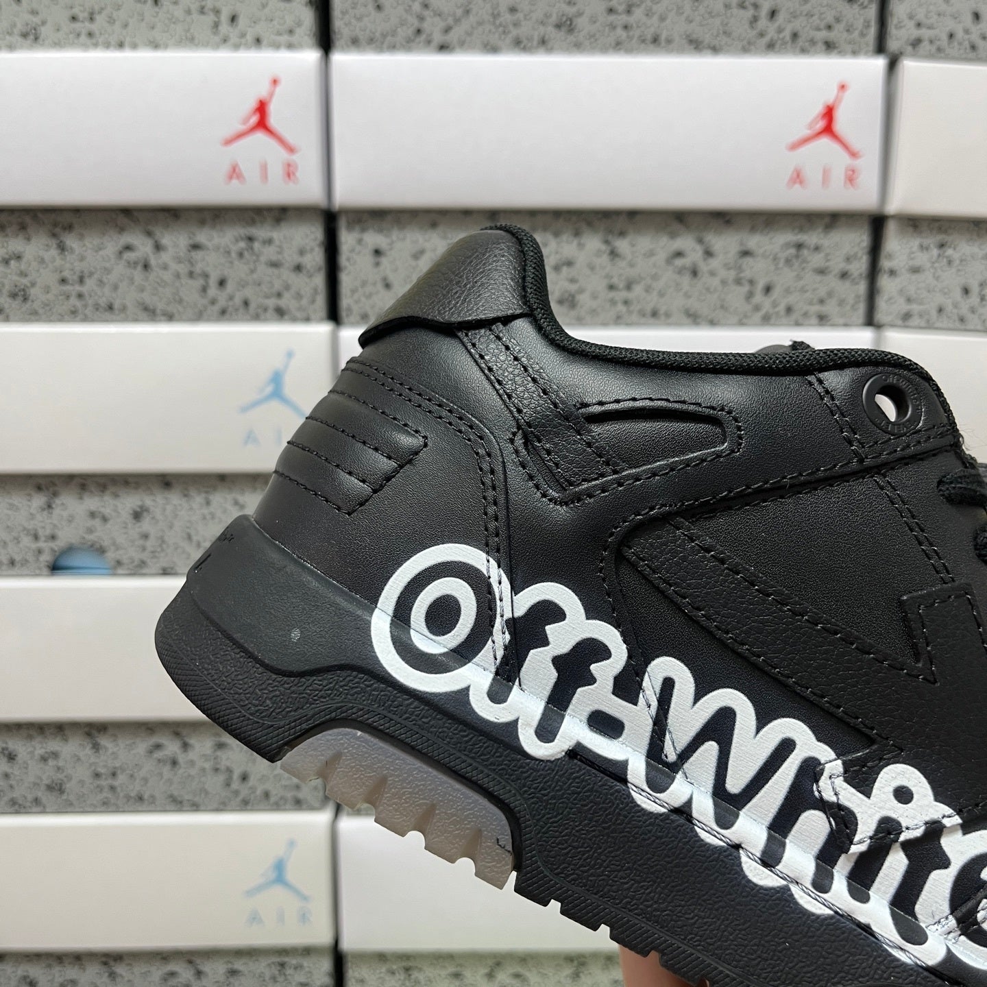 Off White Out Of Office Logo Print Negro