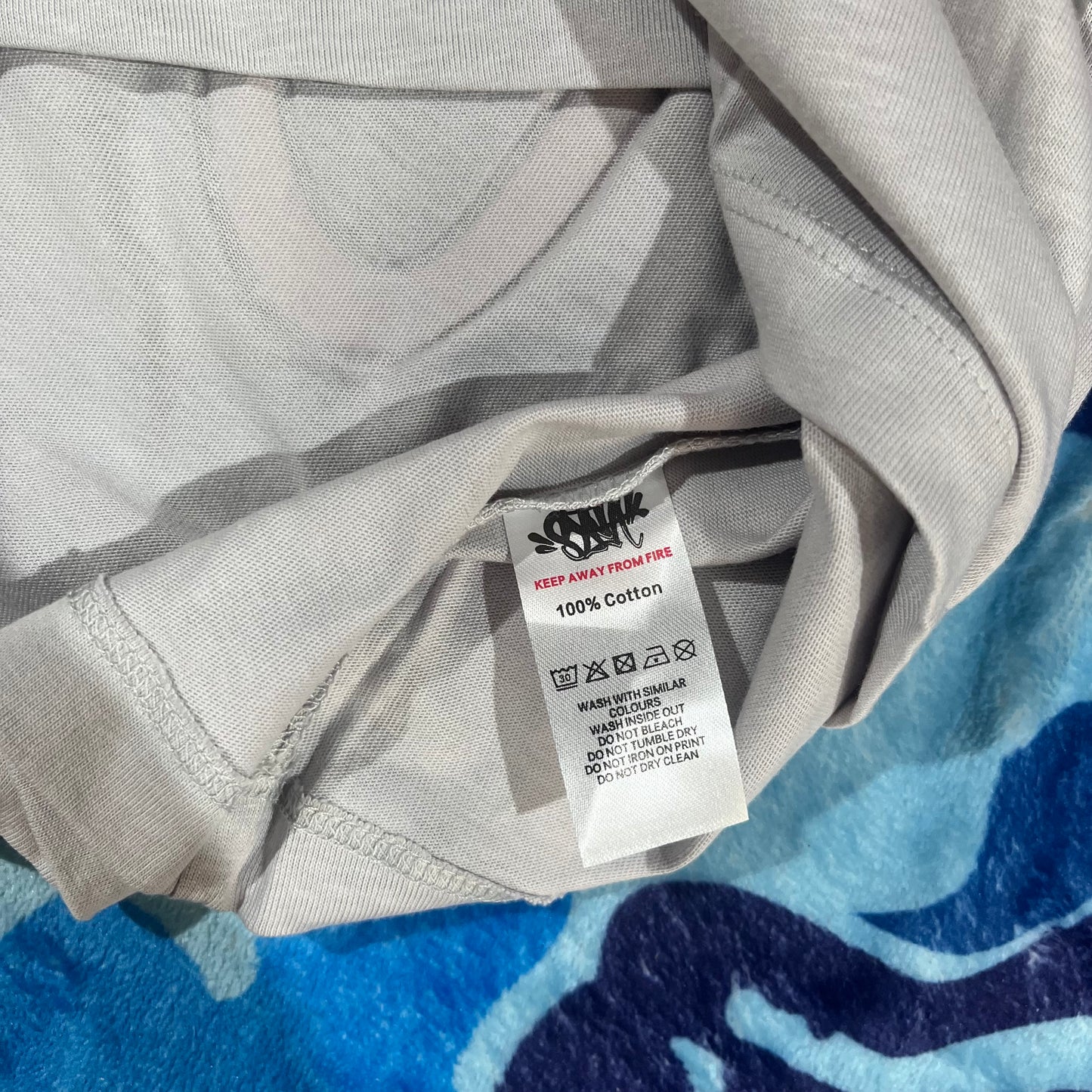 Remera Syna World Gris XL