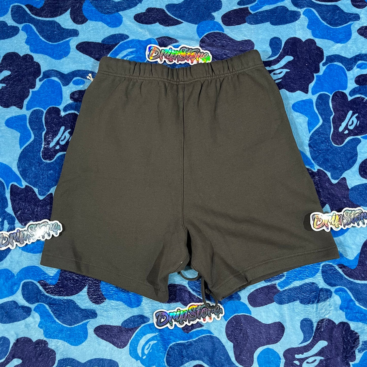 Short Essentials Off Black S