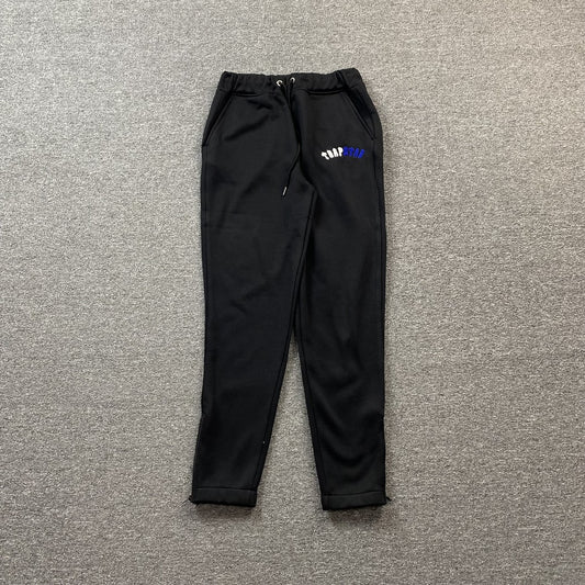 trapstar-irongate-arch-chenille-tracksuit-black-2_8f4f98dc-Drip Store Argentina