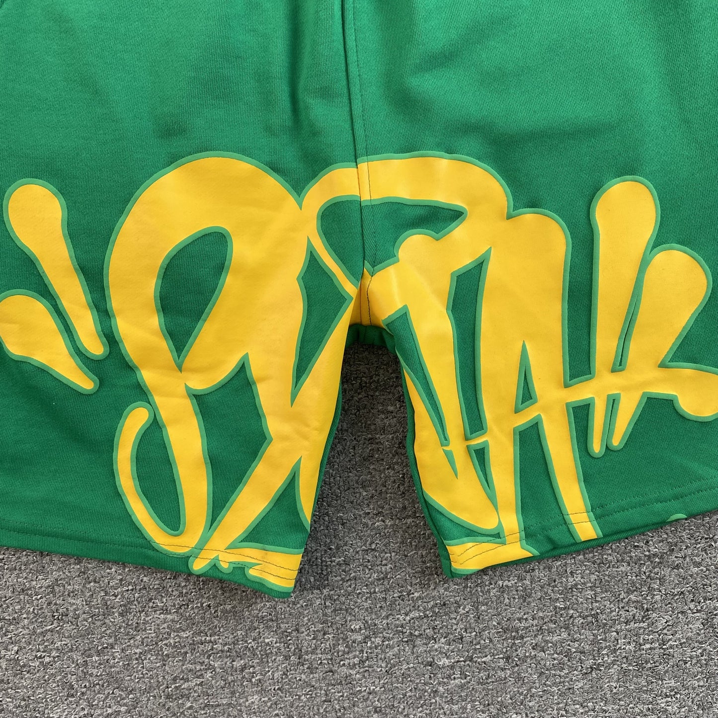 SYNA WORLD SYNA LOGO SHORTS VERDE 