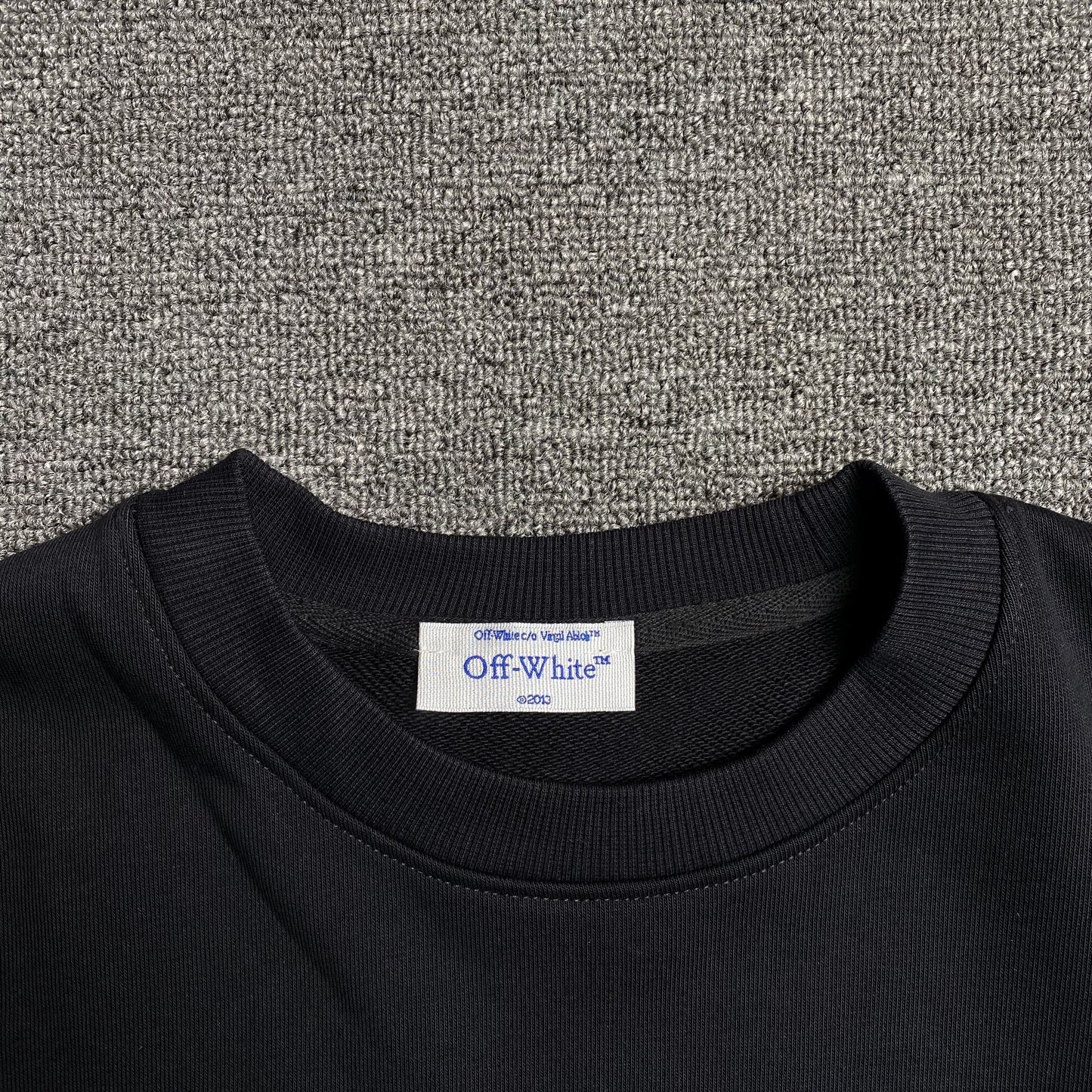 OFF WHITE SCRATCH ARROW CREWNECK BLACK