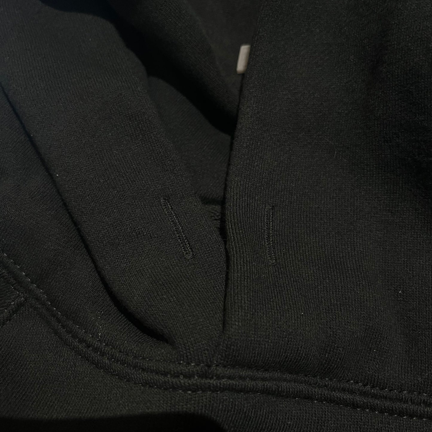 FEAR OF GOD ESSENTIALS APPLIQUE LOGO HOODIE BLACK