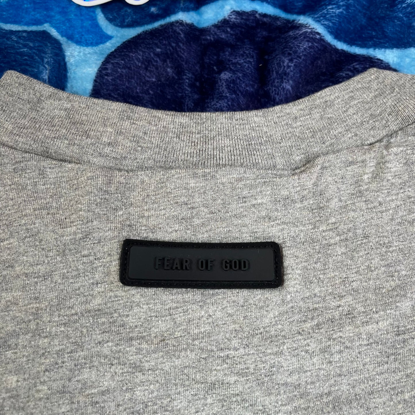 Remera FOG Essentials Arch Logo Gris XL