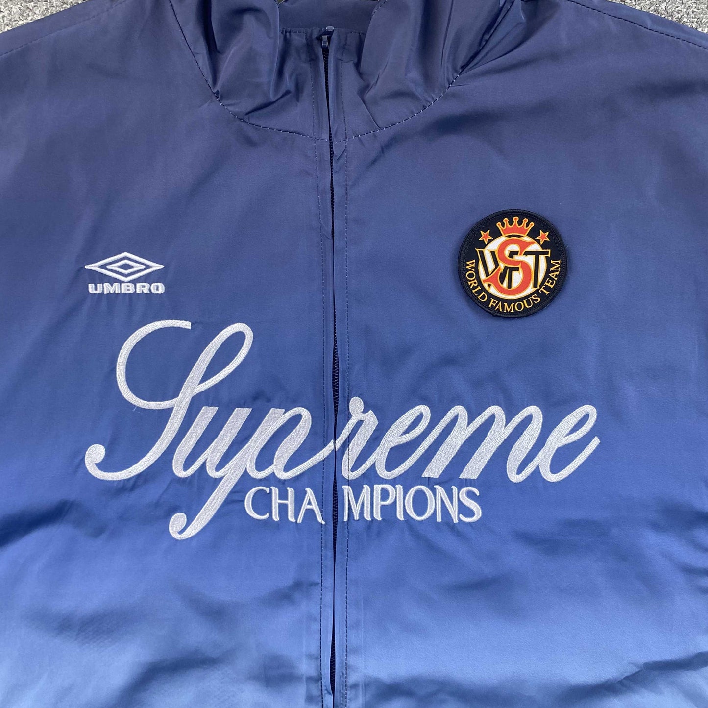 Campera Supreme Umbro Gradient Navy