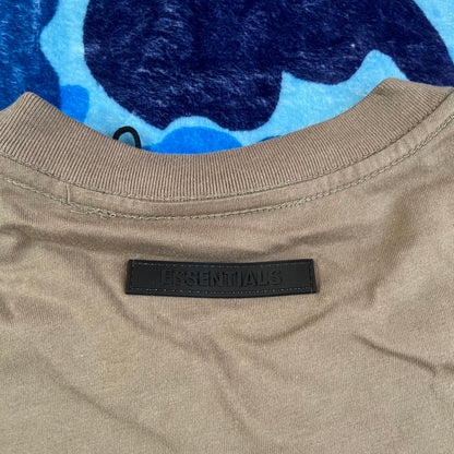 Remera FOG Essentials Oak L