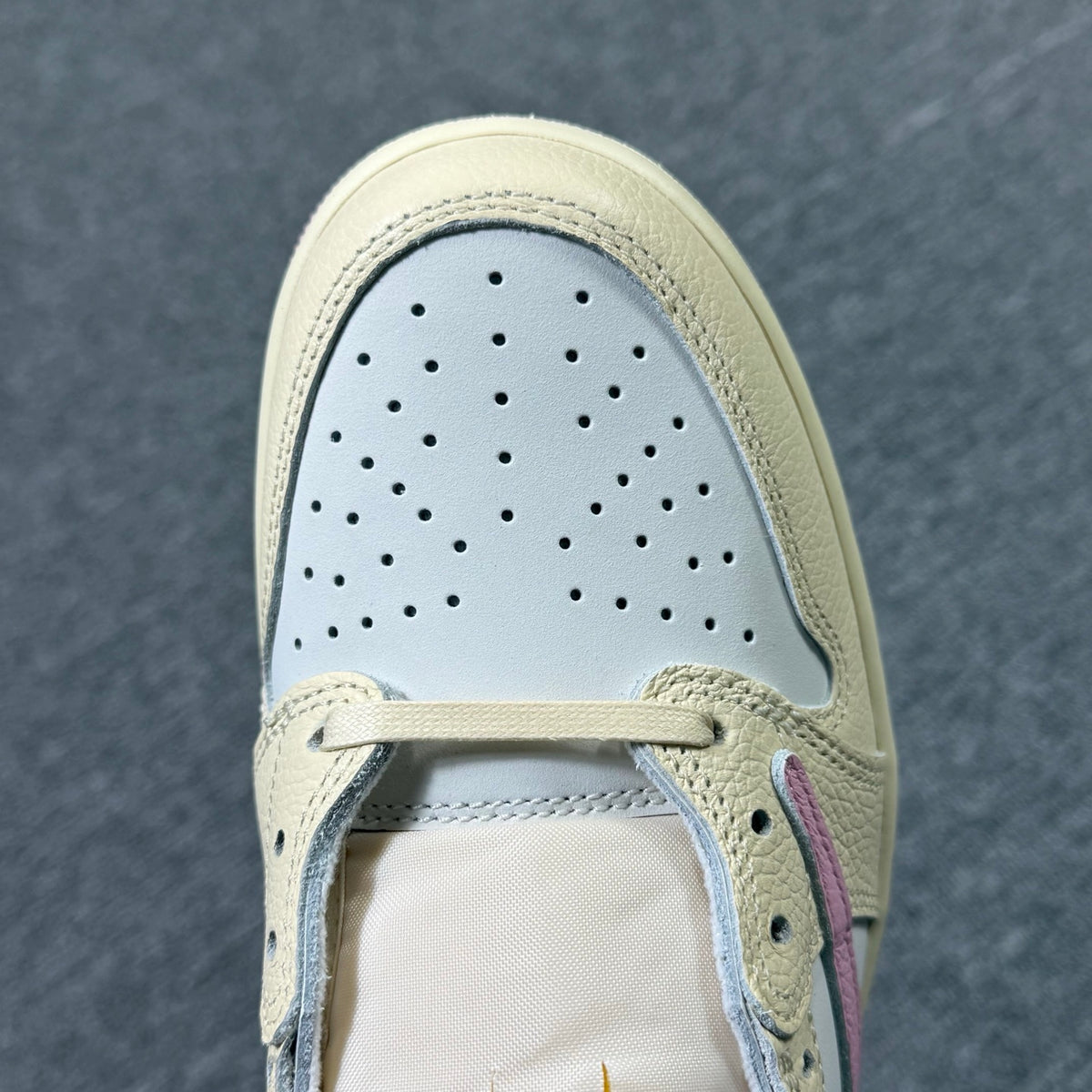 Jordan 1 Low X Travis Scott Shy Pink