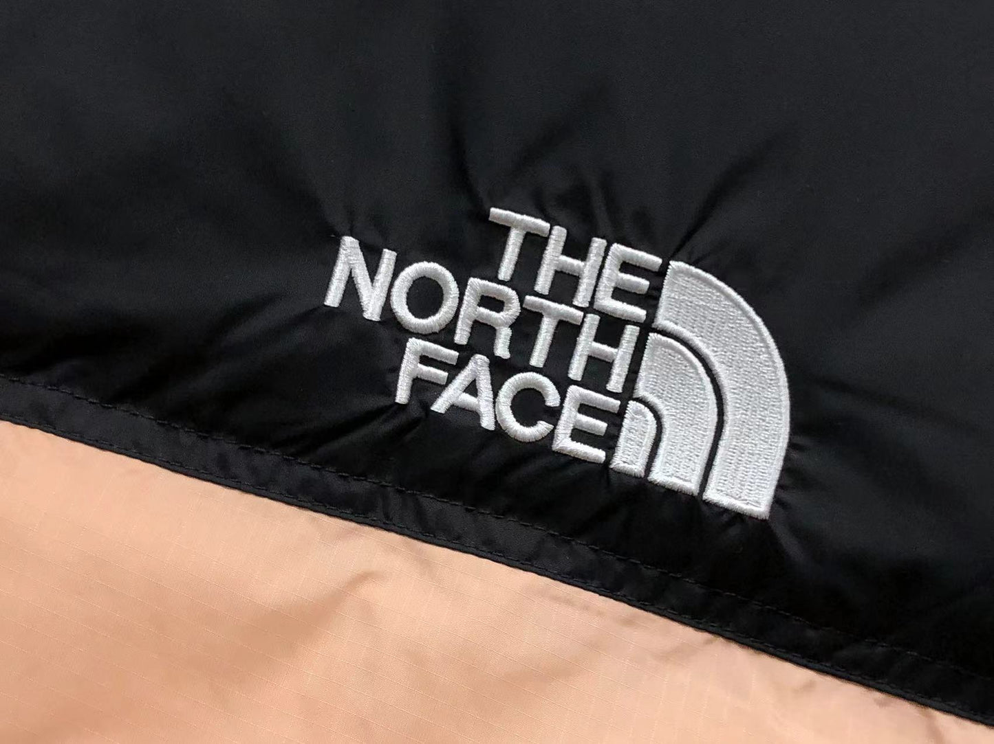 THE NORTH FACE 1996 RETRO NUPTSE VEST PINK