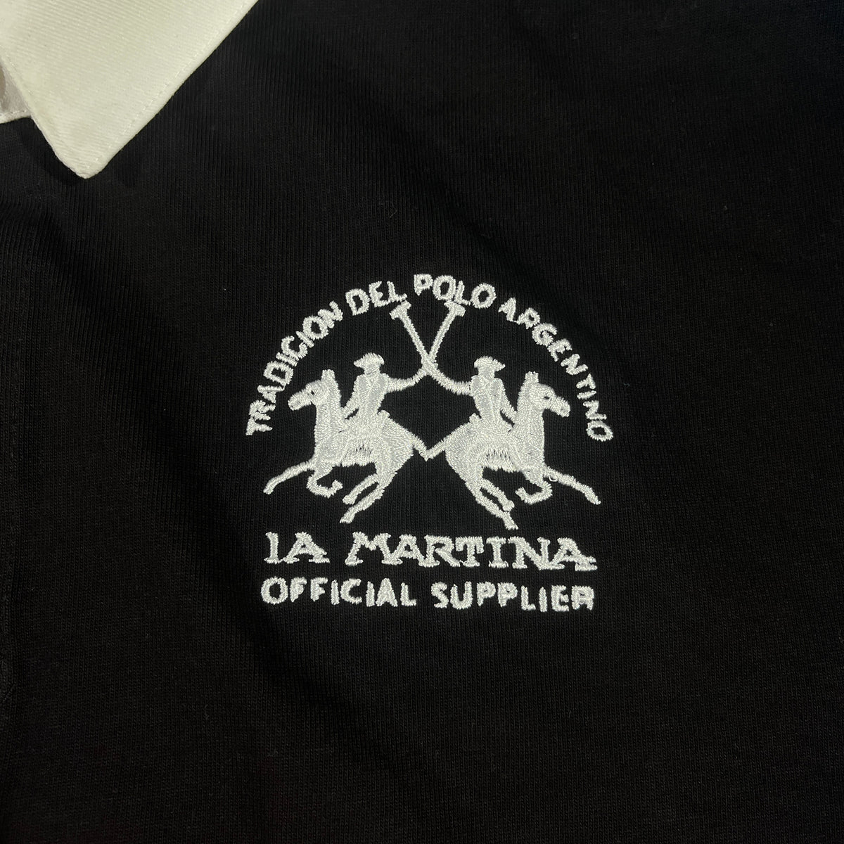 Remera Supreme x La Martina Negra L-XL