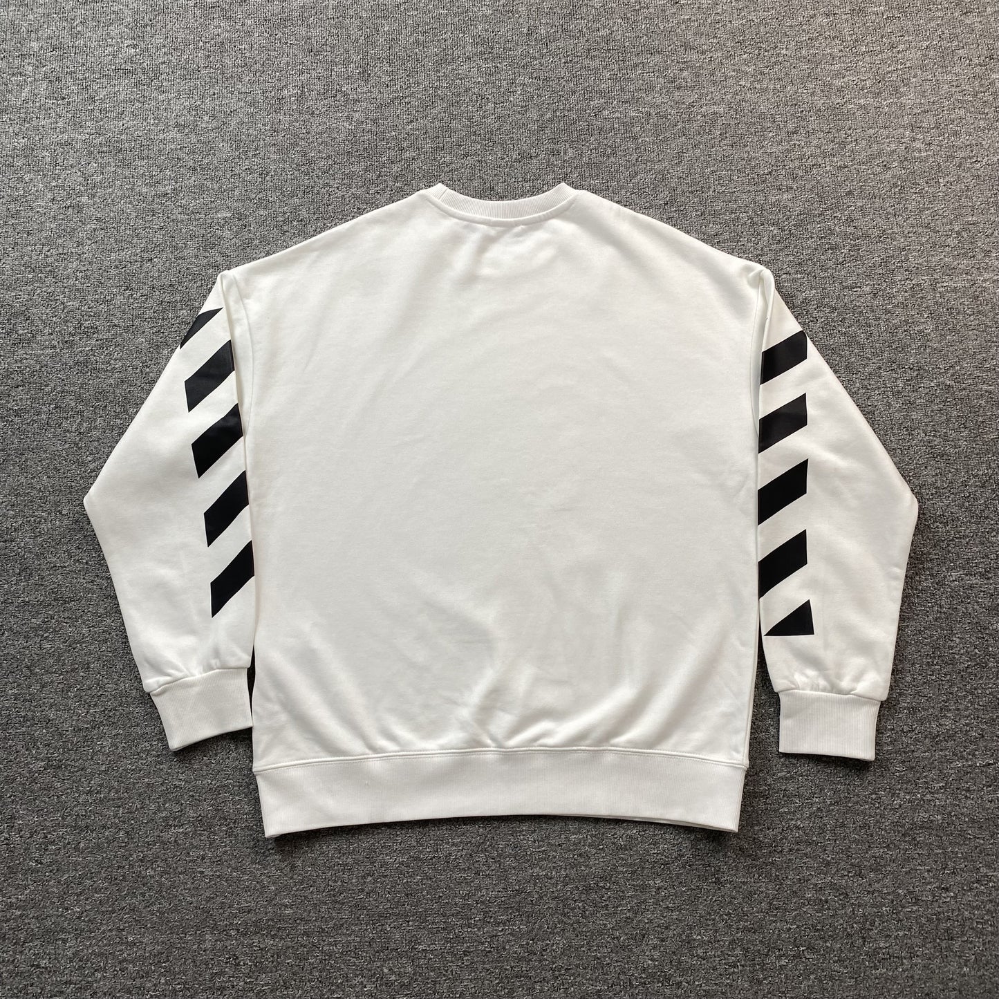 OFF WHITE DIAG HELVETICA CREWNECK WHITE