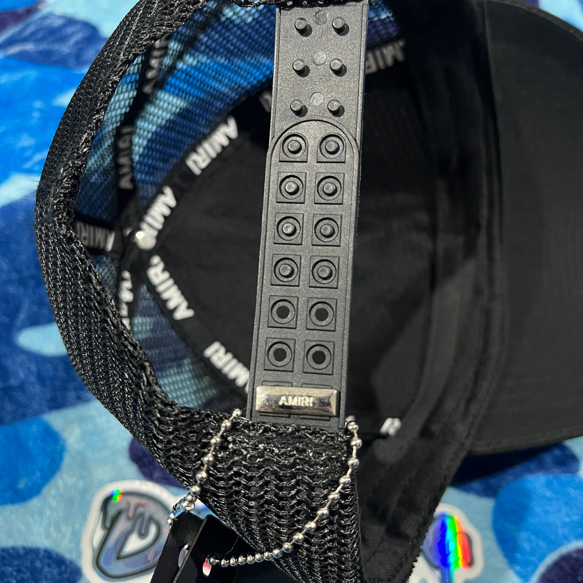 Gorra Amiri MA Brillos Trucker Blanca/Negra