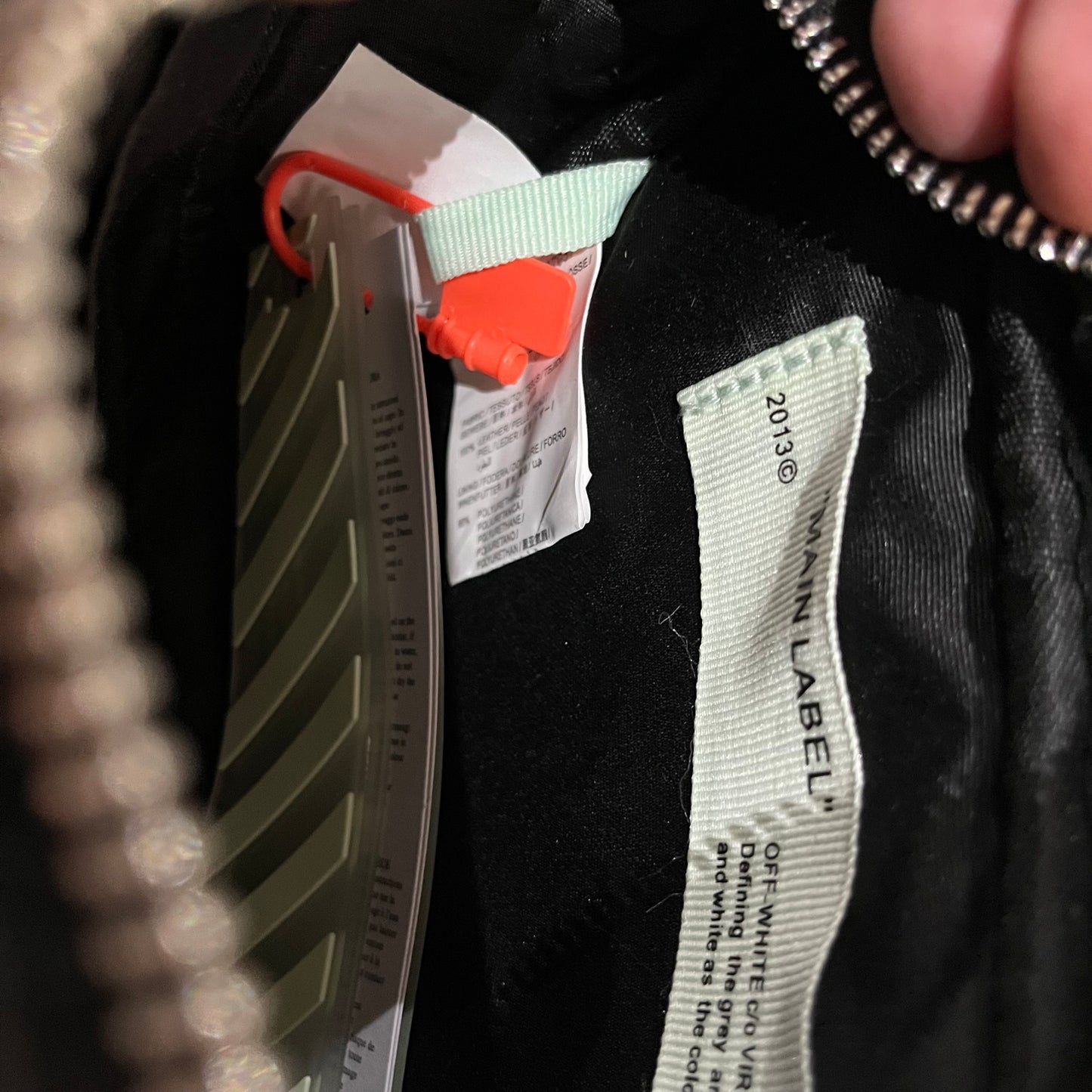 OFF WHITE CROSSBODY CAMERA BAG BLACK