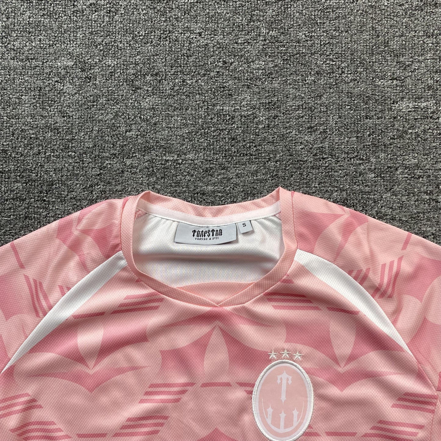 TRAPSTAR IRONGATE FOOTBALL JERSEY PINK