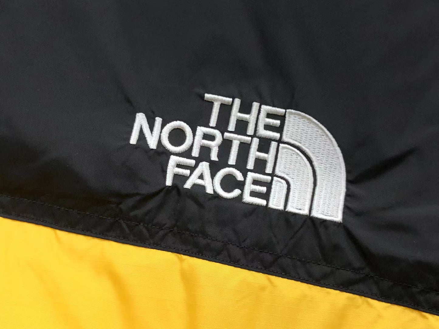 THE NORTH FACE 1996 RETRO NUPTSE VEST YELLOW