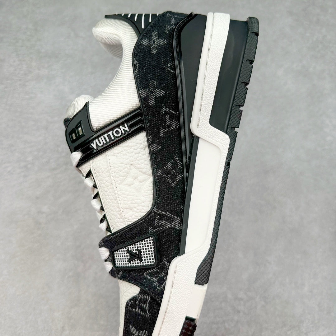Louis Vuitton Trainer Sneaker Negra