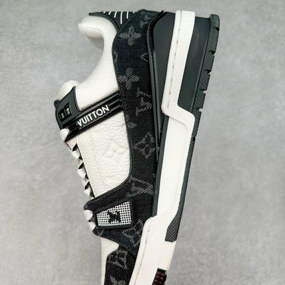 Louis Vuitton Trainer Sneaker Negra