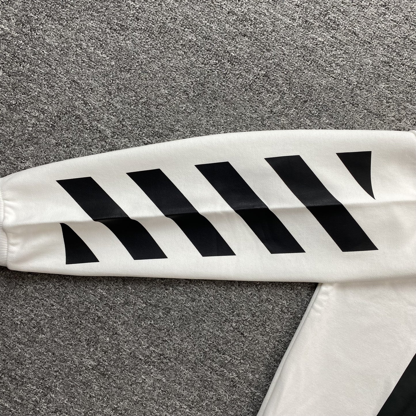 OFF WHITE AGREEMENT CREWNECK WHITE