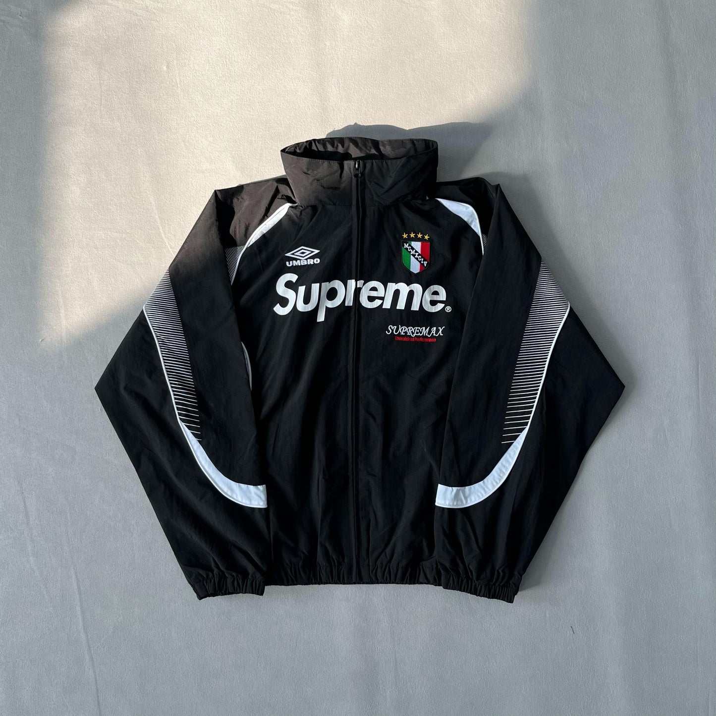 Conjunto Supreme Umbro Negro