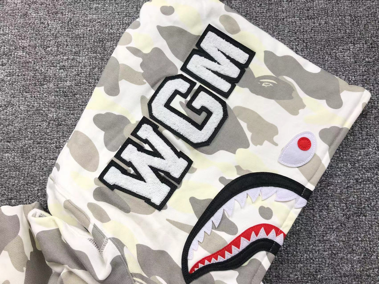 BAPE CITY CAMO SHARK WGM FULL ZIP HOODIE WHITE