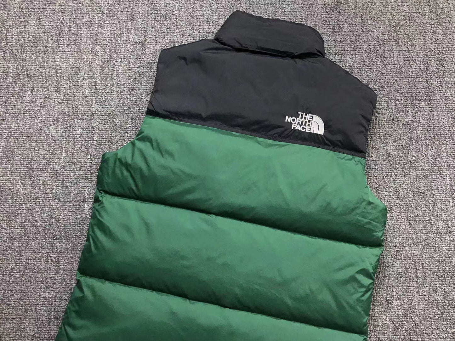 THE NORTH FACE 1996 RETRO NUPTSE VEST GREEN