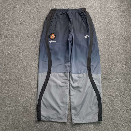 Pantalón Supreme Umbro Gradient Negro