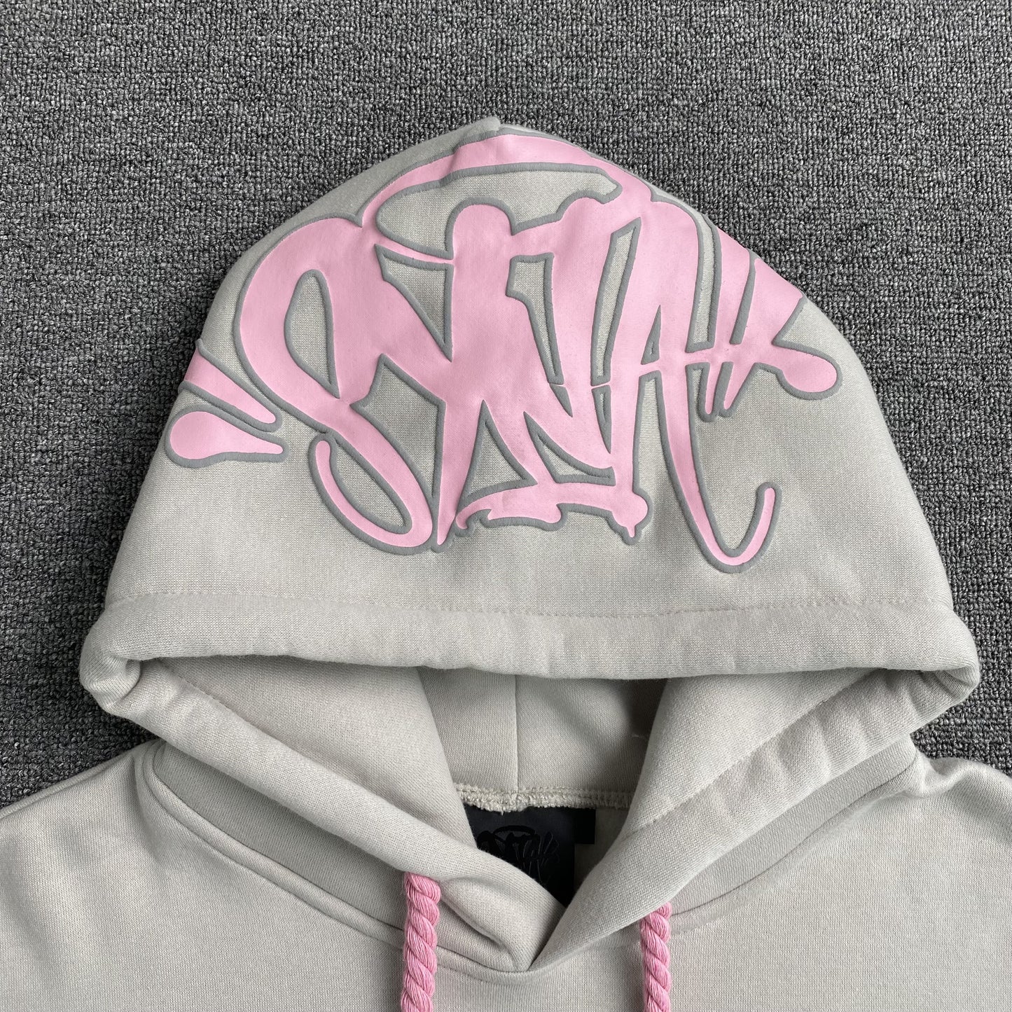 SYNA WORLD SYNA LOGO BUZO GRIS ROSA 