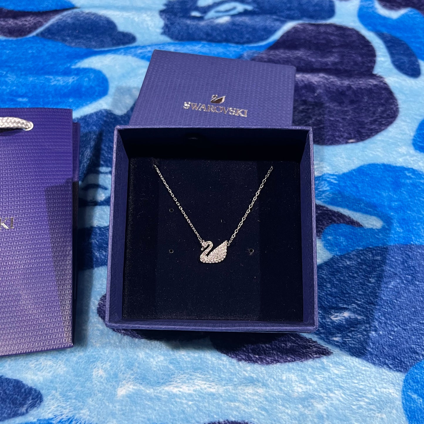 Collar Swarovski Swan Plateado