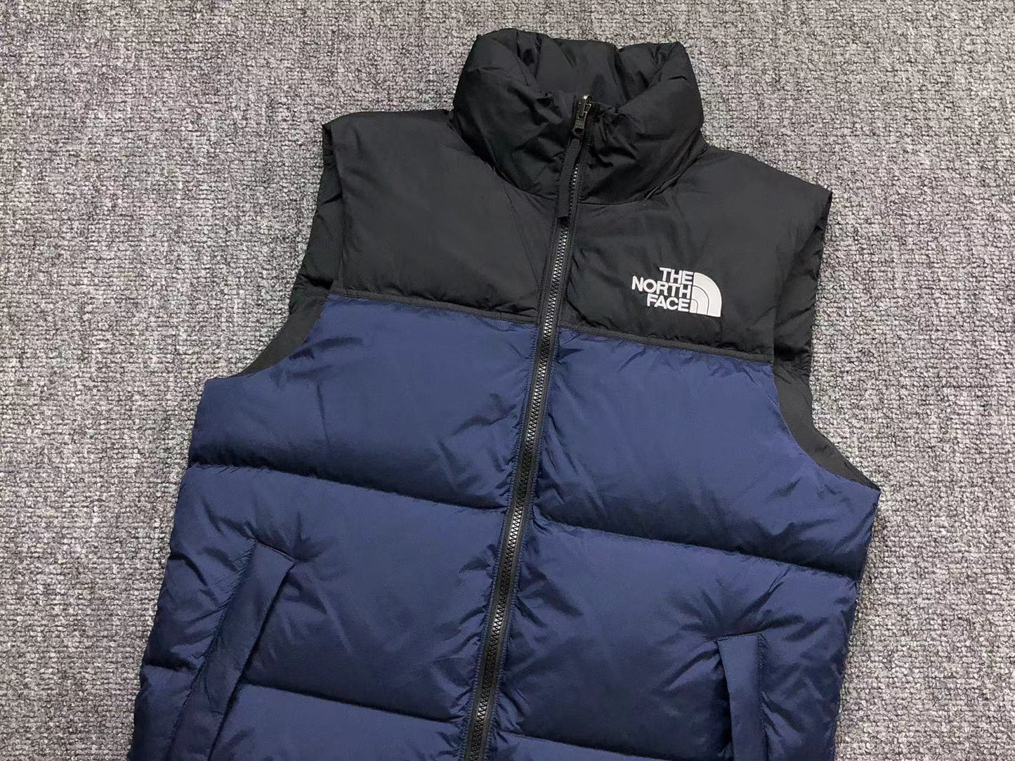 THE NORTH FACE 1996 RETRO NUPTSE VEST NAVY