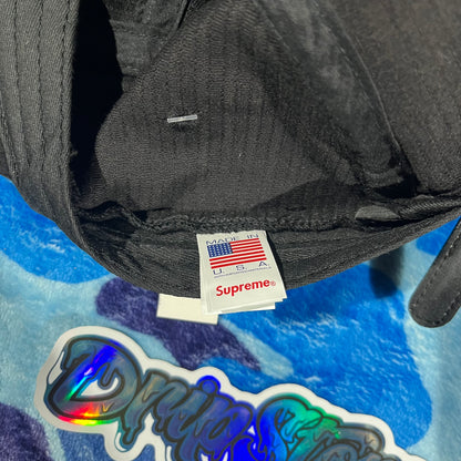 Gorra Supreme Corderoy Negro