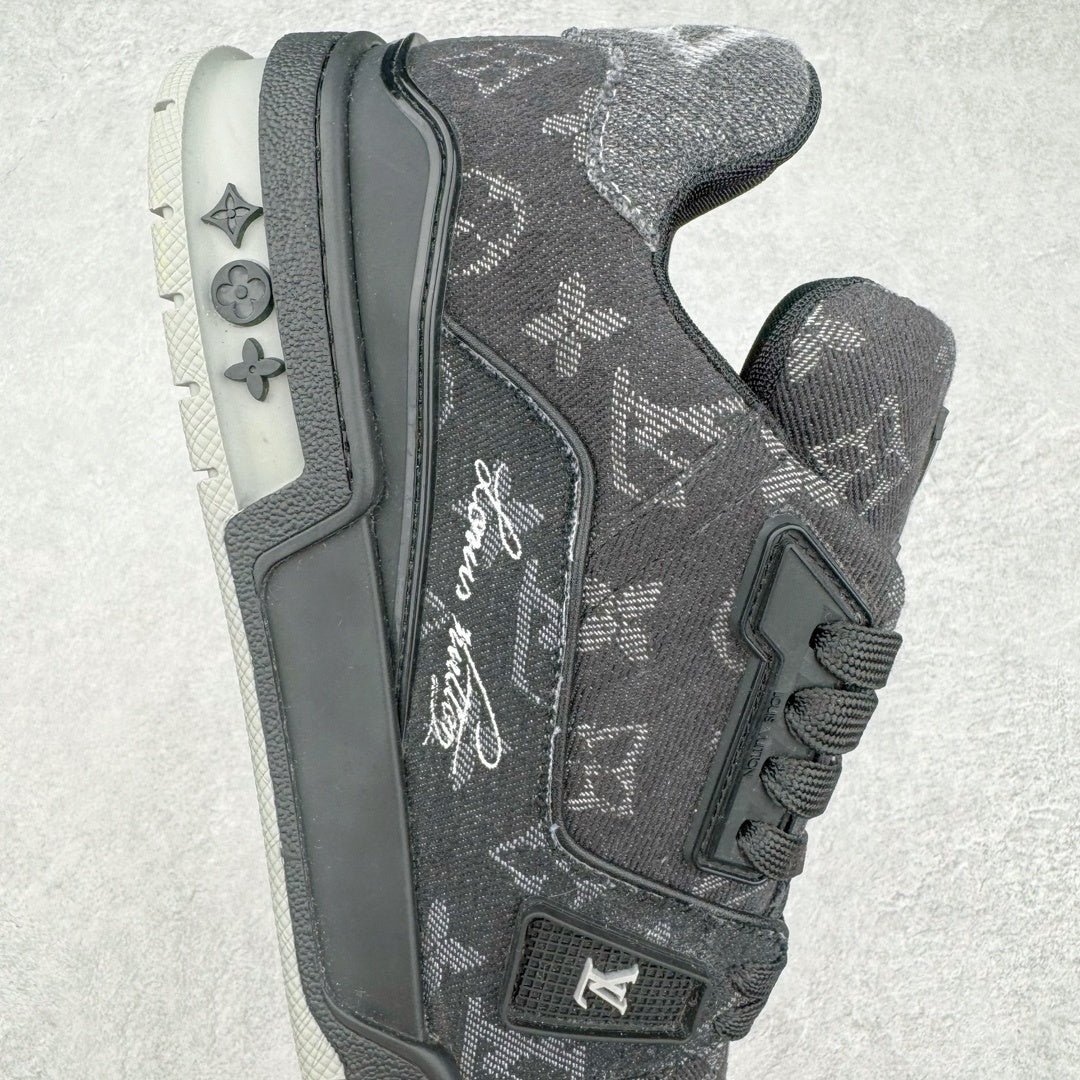 Louis Vuitton Trainer Sneaker Monogram Denim Negro