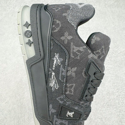 Louis Vuitton Trainer Sneaker Monogram Denim Negro