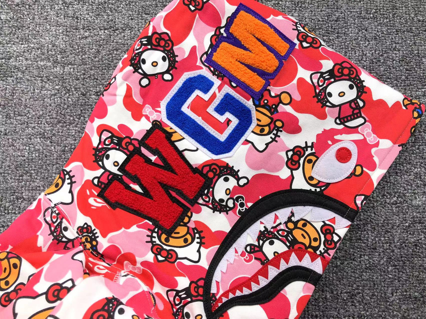 BAPE ABC CAMO HELLO KITTY SHARK FULL ZIP HOODIE PINK