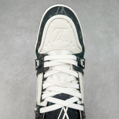 Louis Vuitton Trainer Sneaker Negra