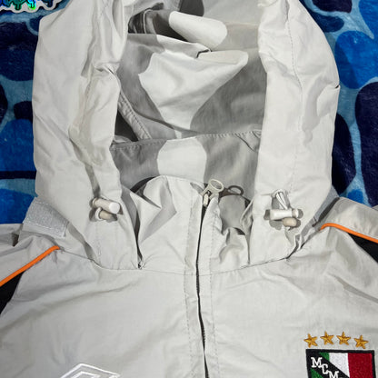 Campera Supreme X Umbro Gris M