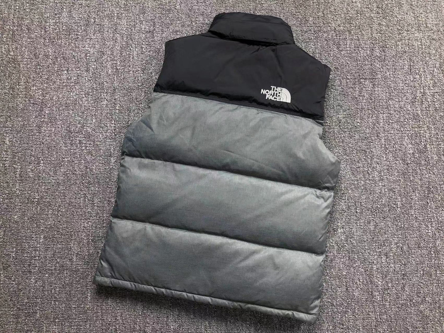 THE NORTH FACE 1996 RETRO NUPTSE VEST GREY