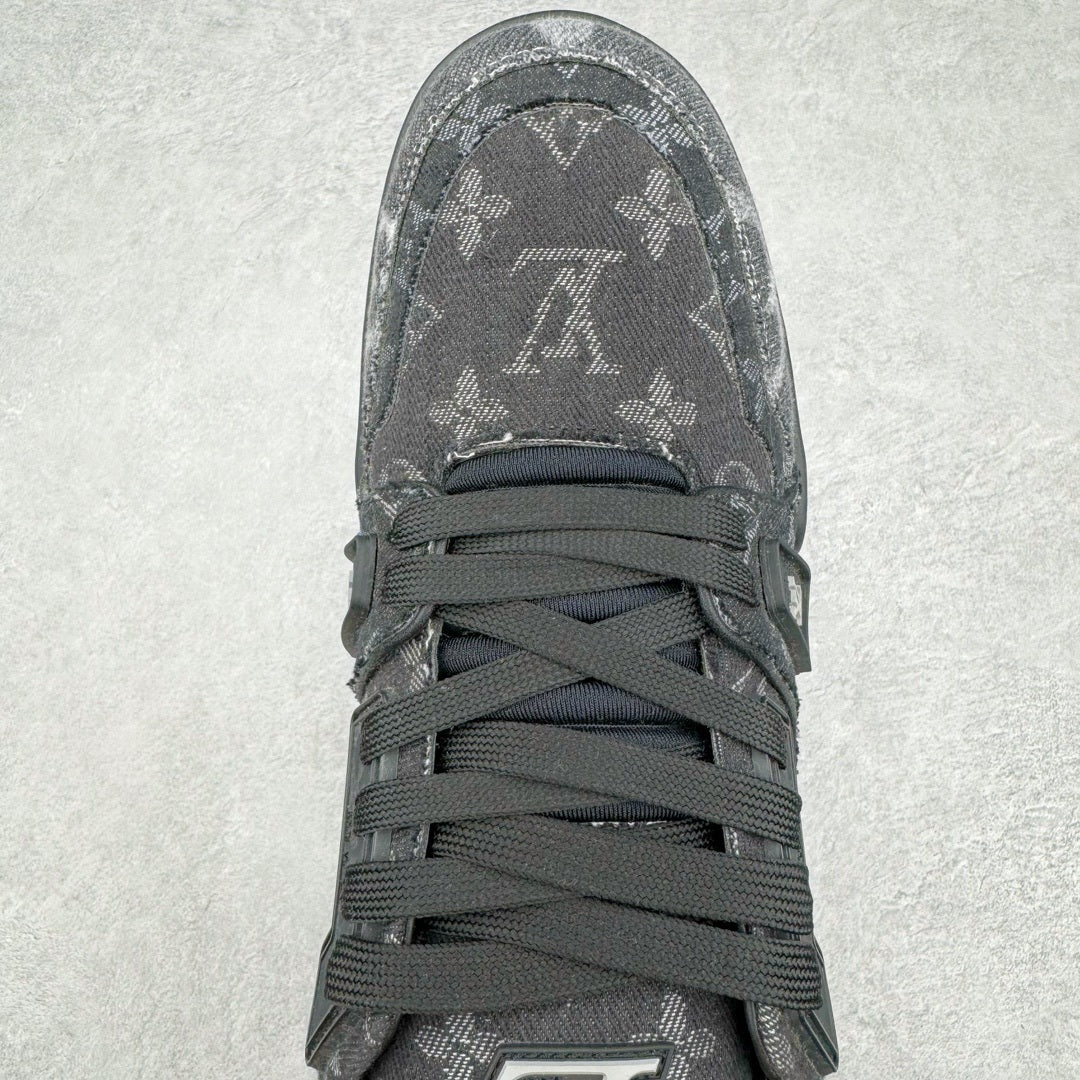 Louis Vuitton Trainer Sneaker Monogram Denim Negro