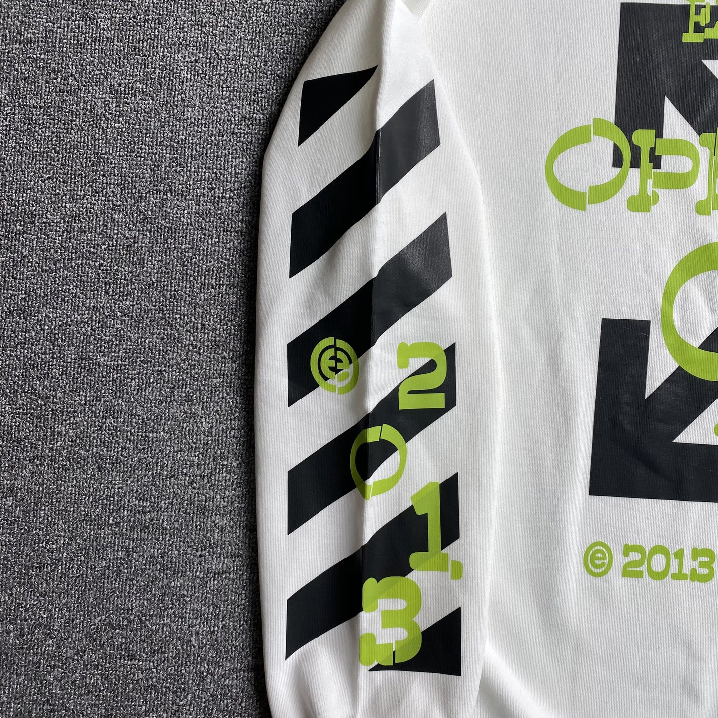 OFF WHITE OPPOSITE ARROW CREWNECK WHITE