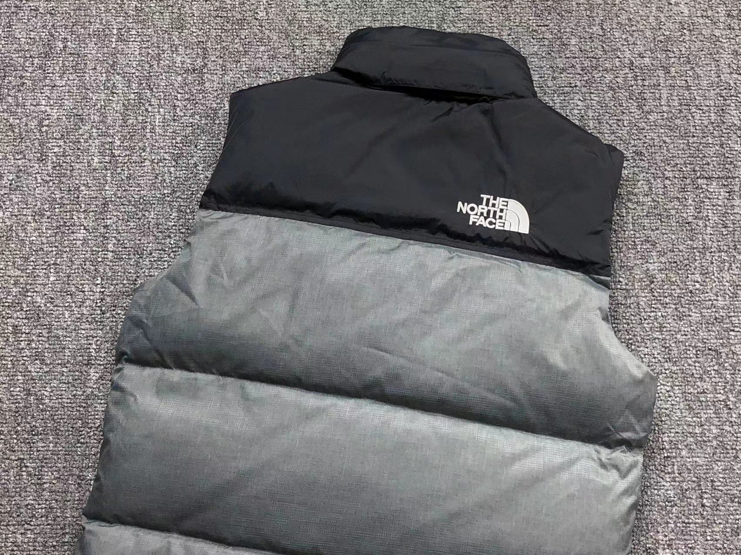 THE NORTH FACE 1996 RETRO NUPTSE VEST GREY