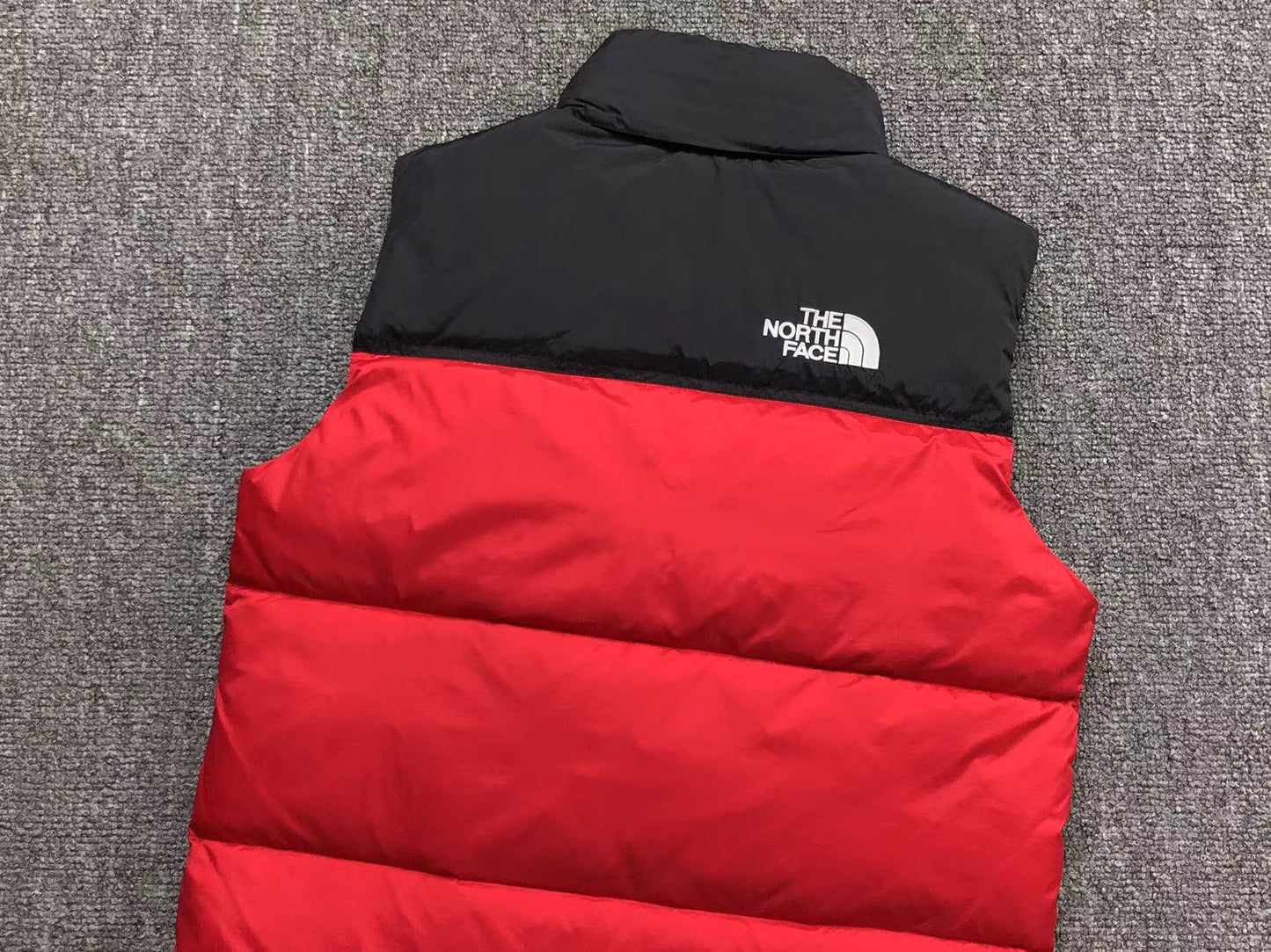 THE NORTH FACE 1996 RETRO NUPTSE VEST RED