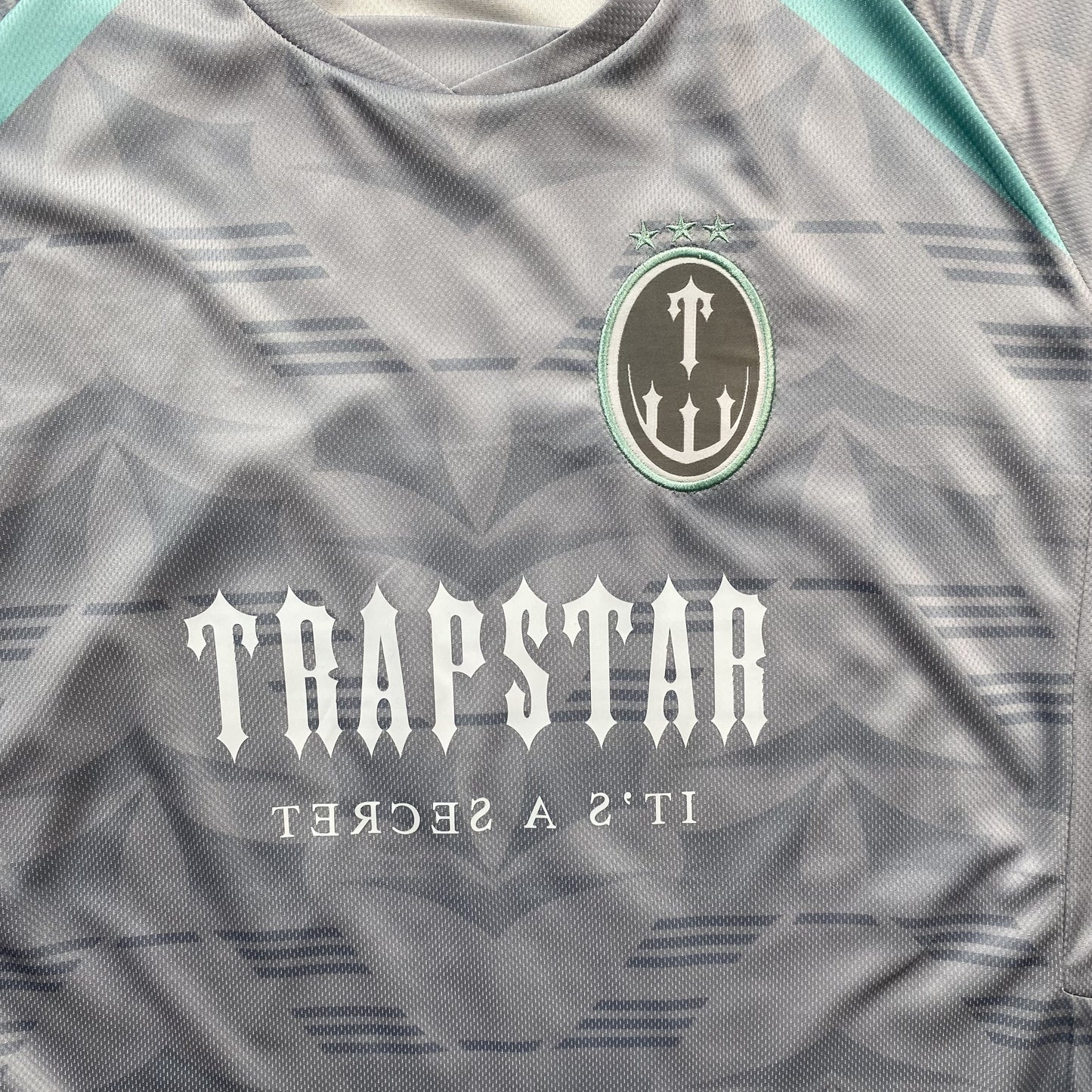 TRAPSTAR IRONGATE FOOTBALL JERSEY GREY