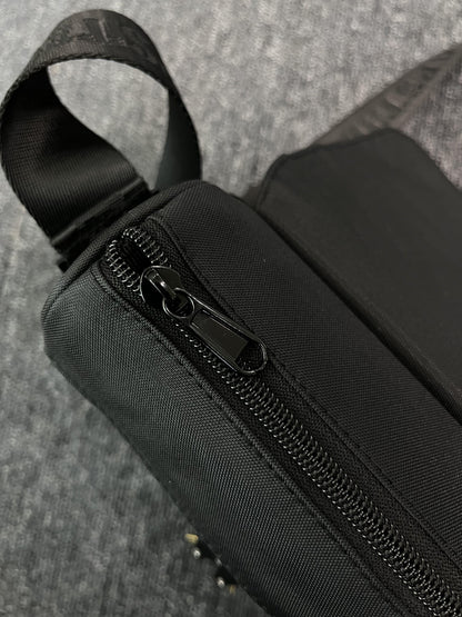 TRAPSTAR IRONGATE T CROSSBODY BAG BLACK EDITION