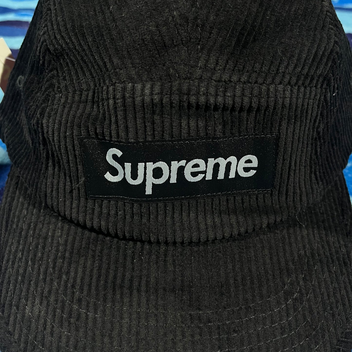 Gorra Supreme Corderoy Negro