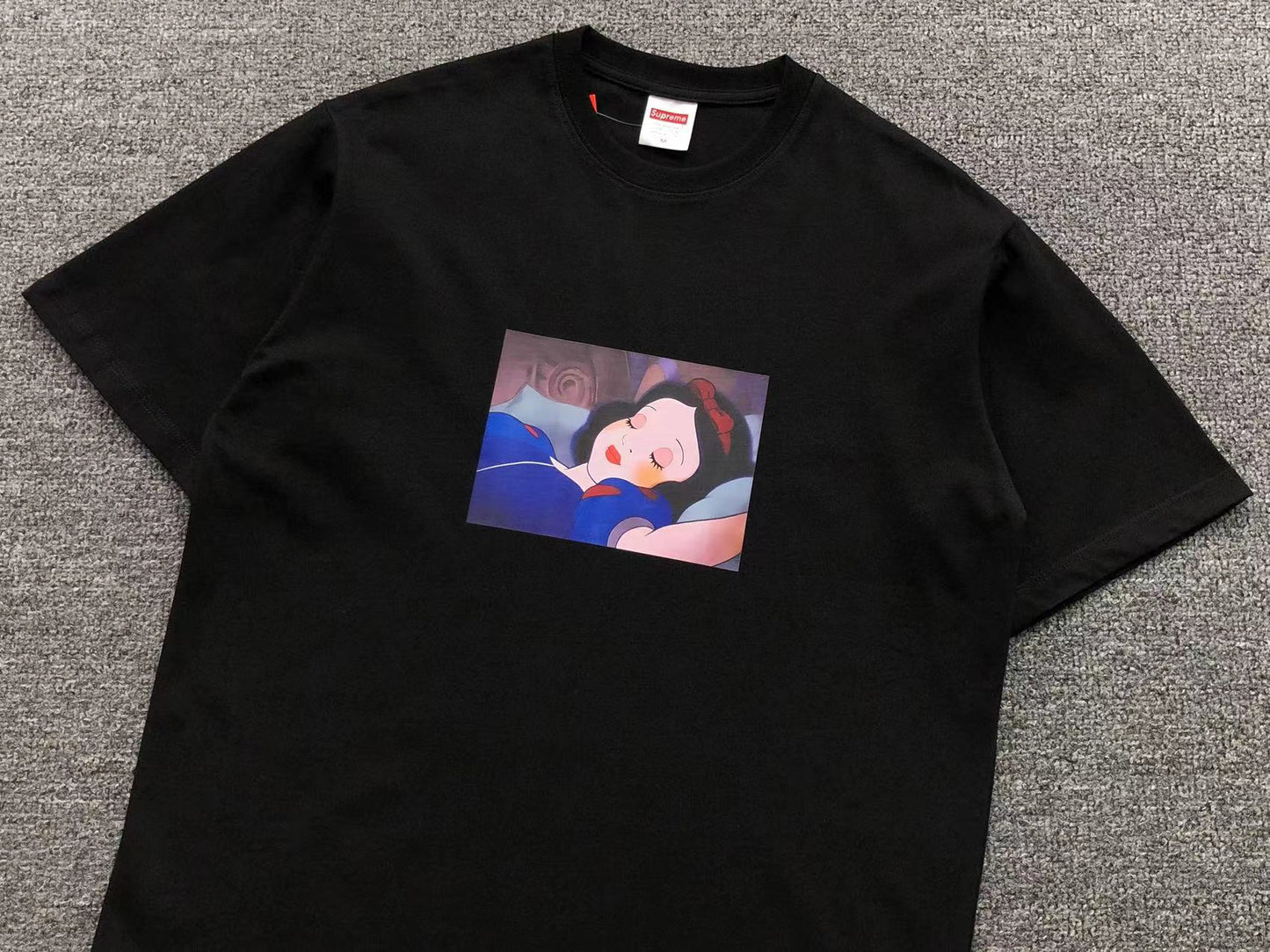 SUPREME SNOW WHITE TEE BLACK