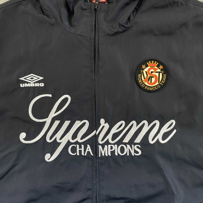 Campera Supreme Umbro Gradient Negra