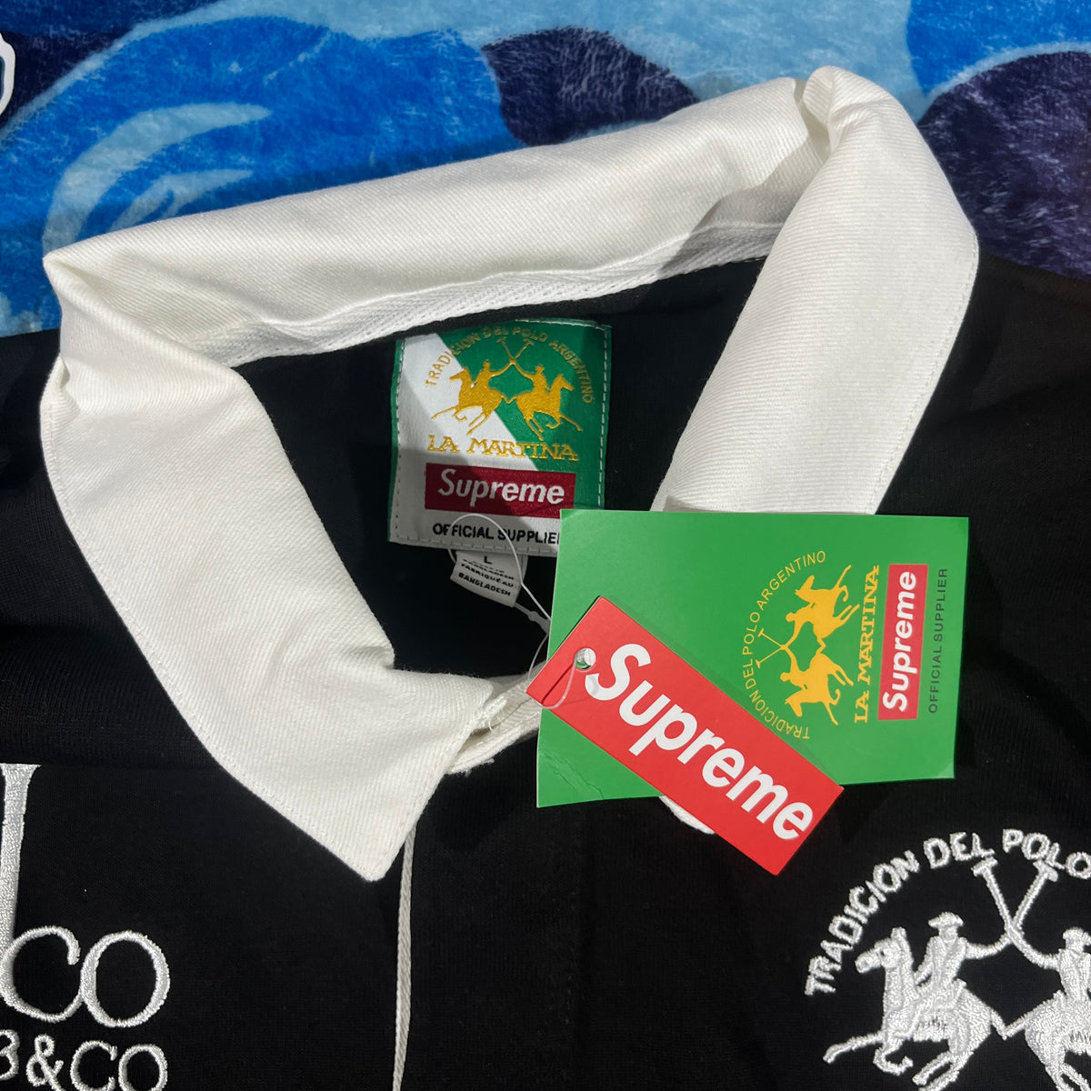 Remera Supreme x La Martina Negra L-XL